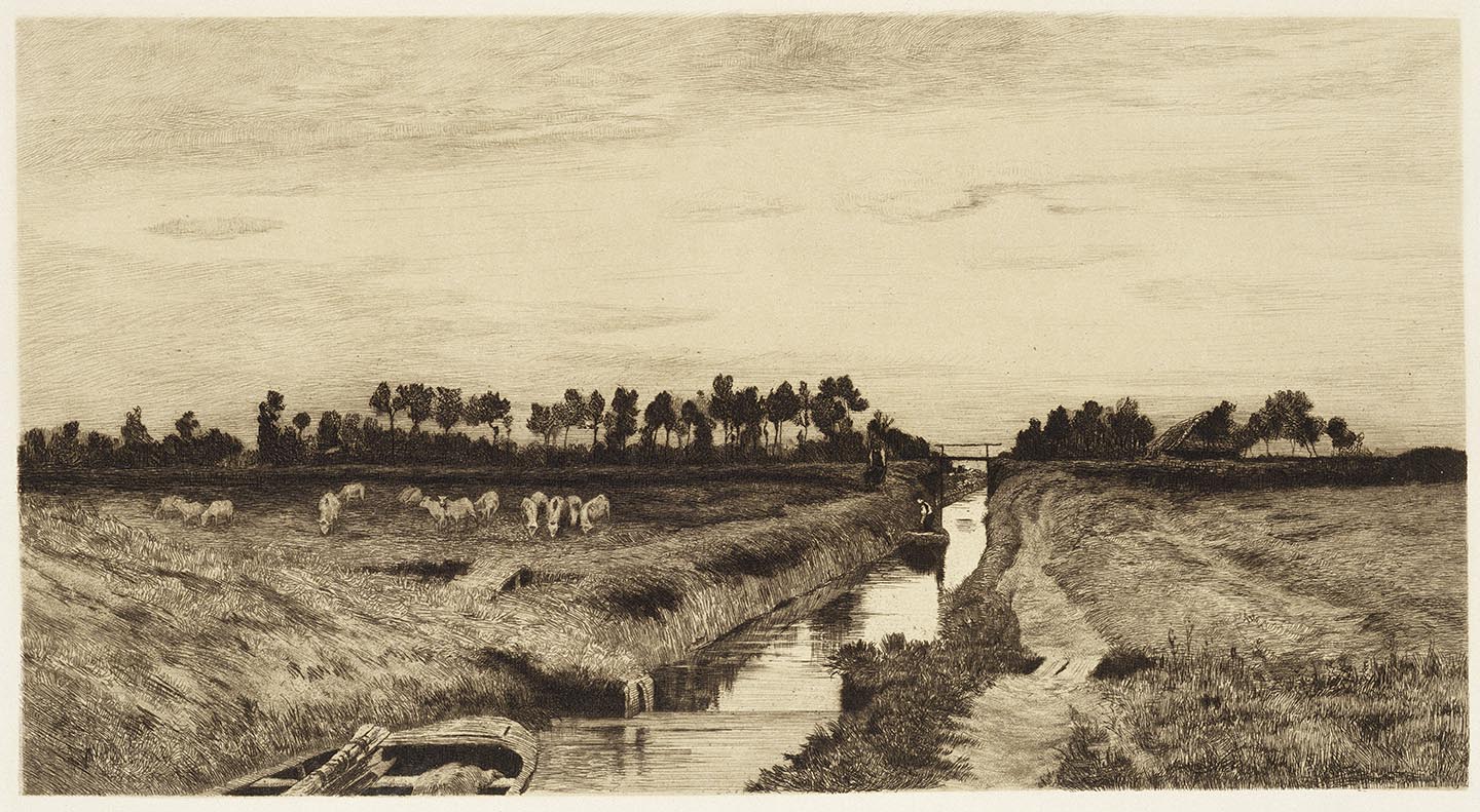 The picture shows a landscape with the small stream flowing through the middle of the picture. On the left are sheep grazing near the water. On the right is a meadow. In the background one can see the trees and a bridge. A small boat looms in the lower left corner of the image. The picture is part of the touring exhibition "Paula Modersohn-Becker and the Worpsweder. Drawings and Prints. 1895–1906”, which takes place in Bucharest from 27 October 2023 to 14 January 2024.